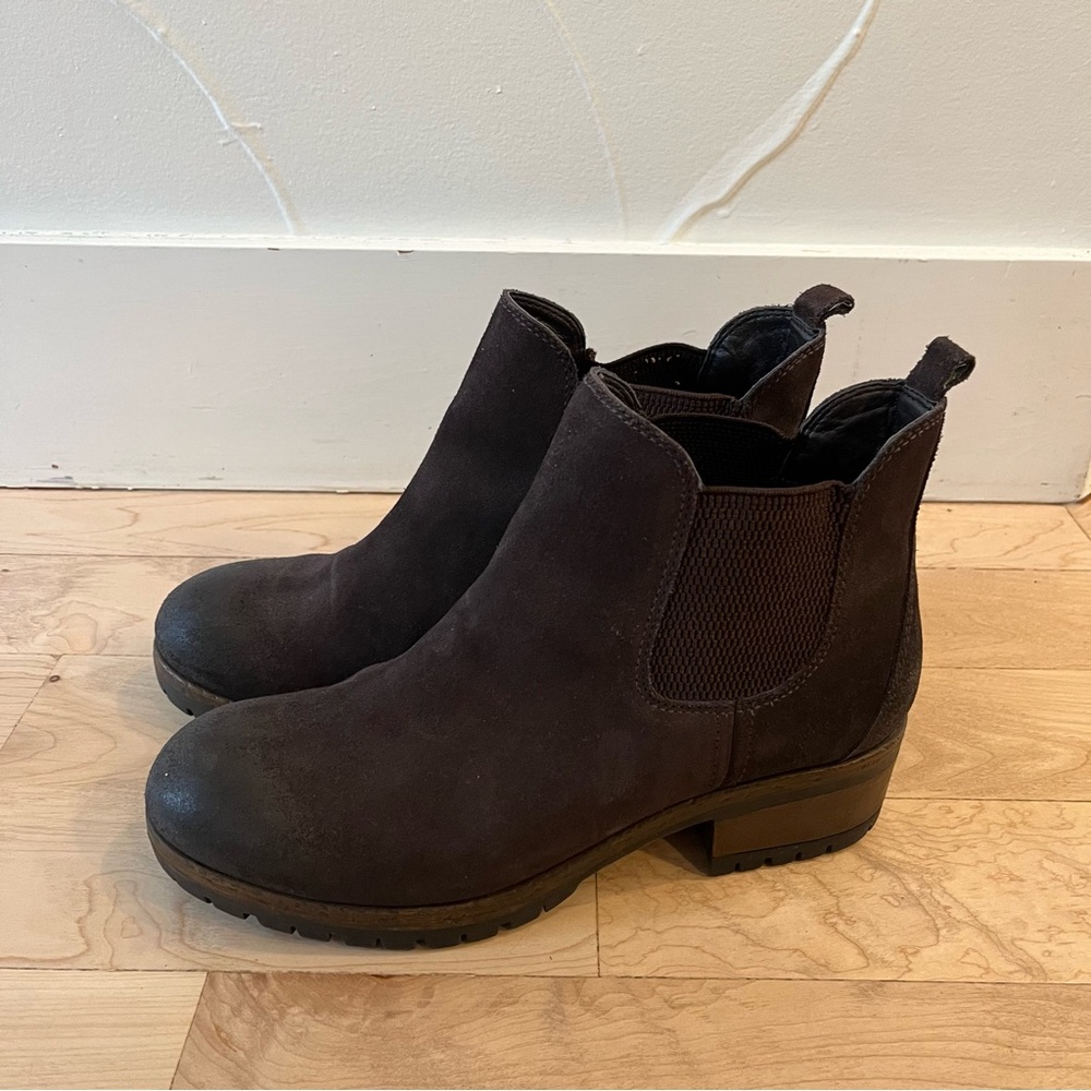 Salvia Brown Suede Ankle Boots